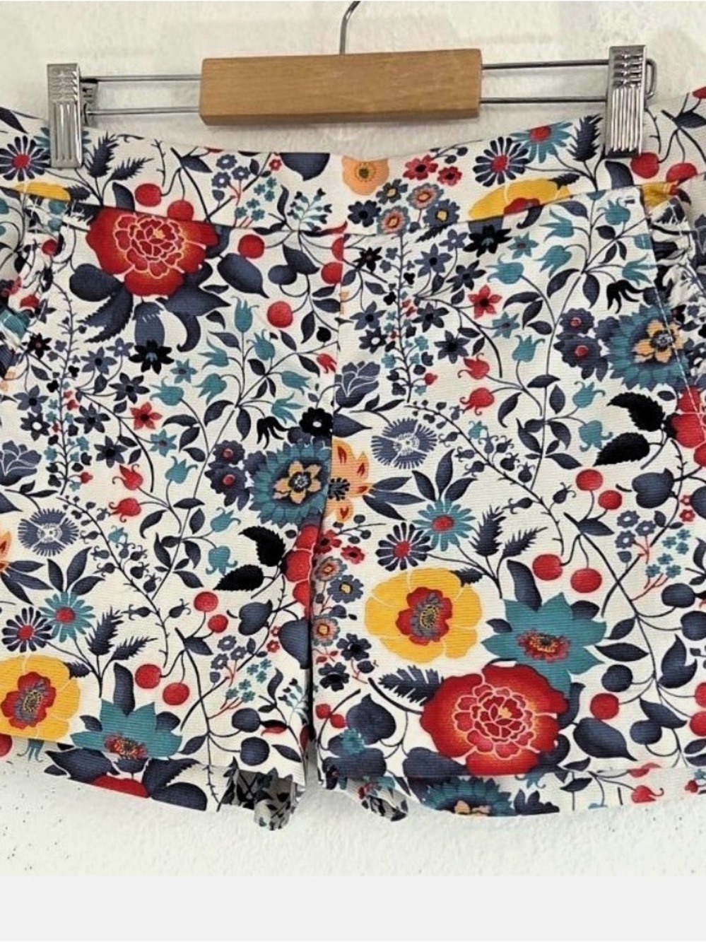 Loft Women’s Size 0 Floral Shorts Side Zip Pockets Cottagecore Spring Fashion